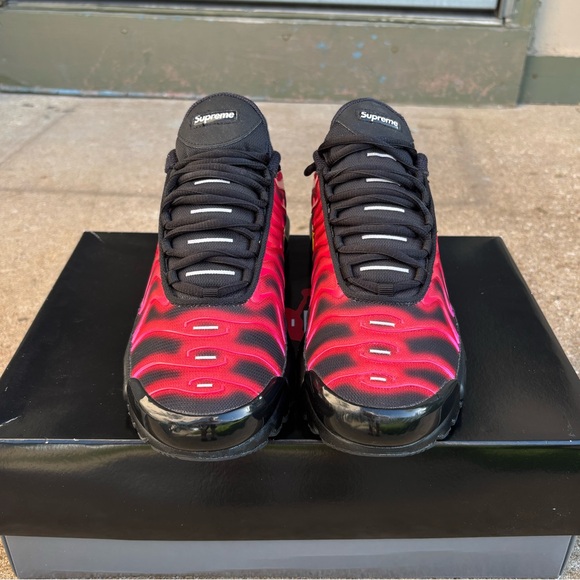 Supreme Nike Air Max plus TN ‘university red’ sz 8.5 men’s - Picture 4 of 8